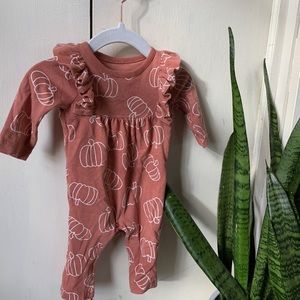 Cat & Jack Ruffe Shoulder Pumpkin Print Romper